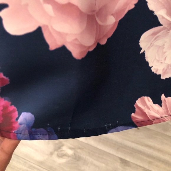 New Chi Chi London Floral Navy Dress 10 - Picture 12 of 14
